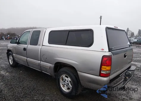 2000 Chevrolet Silverado 1500 Ls z USA, uszkodzony, nr VIN 2GCEC19T5Y1255100